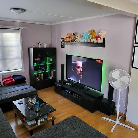 Sentrumsleilighet Med Gratis Parkering Til Leie Apartment อาเรนดัล ภายนอก รูปภาพ